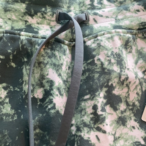 Lululemon relaxed fit French terry jogger - Picture 3 of 5